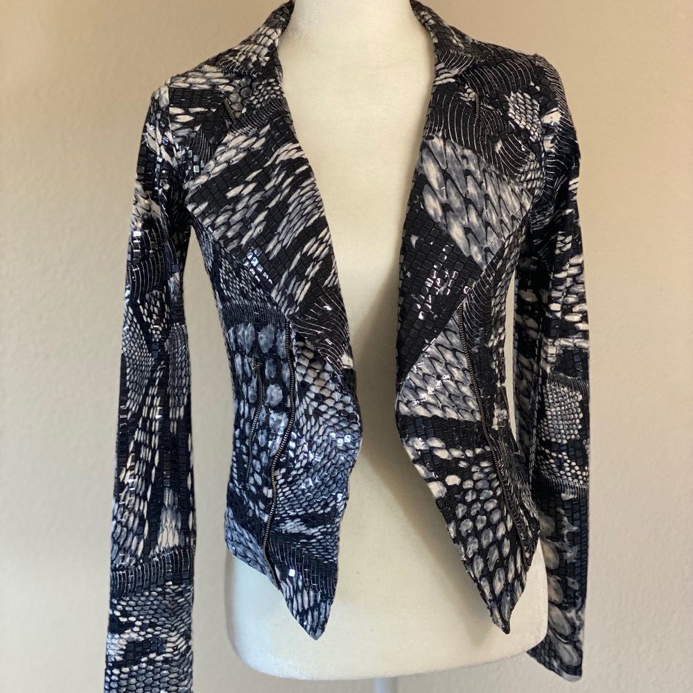 Mesmerize Jacket - Picture 2 of 5